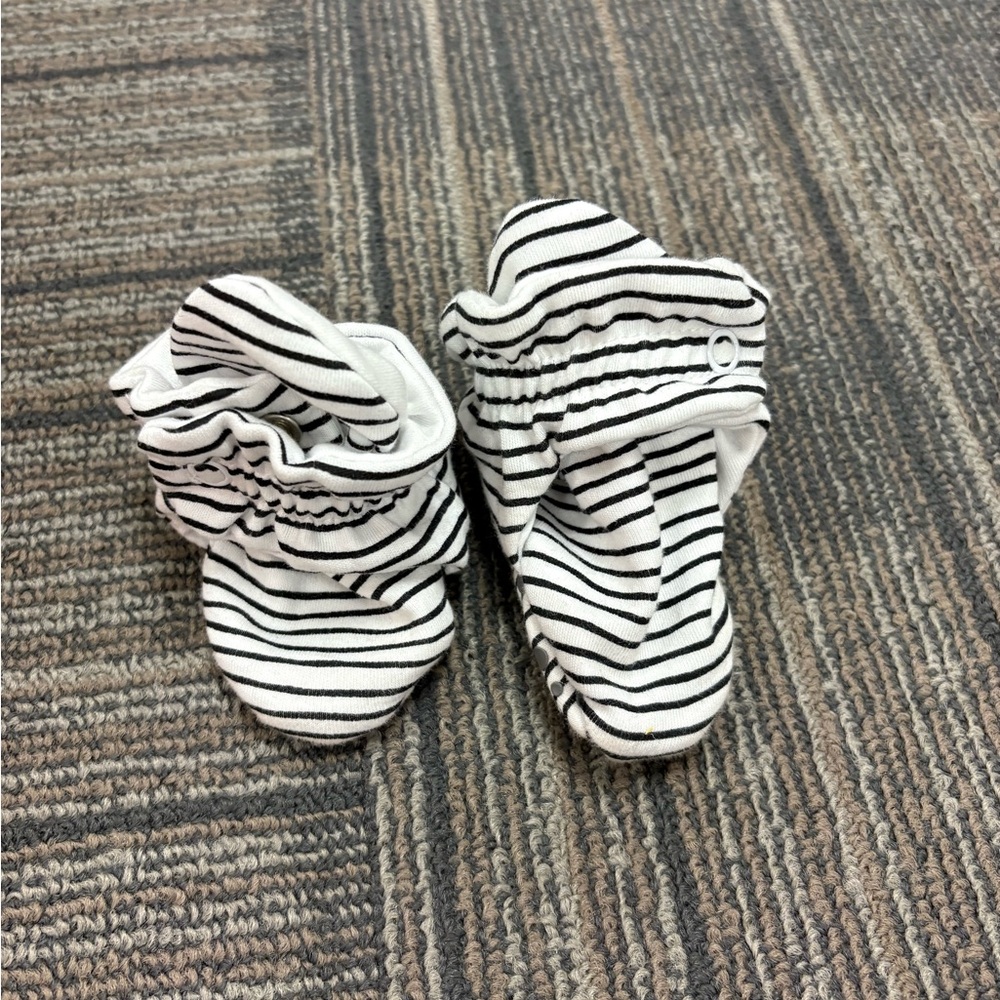 Zutano Black and White Striped booties